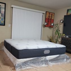VERY NICE KING SIZE BEAUTY REST MATTRESS AND BOXSPRINGS FOR SALE! IN GREAT CONDITION,  FREE DELIVERY 