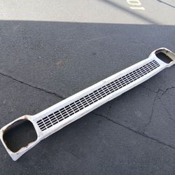 1960s CHEVY C10 GRILL! NOT PERFECT!125$