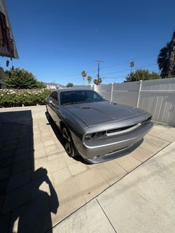 2014 Dodge Challenger sxt
