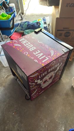 Mini Fridge - Buenaveza 60 can