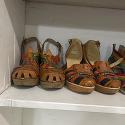 Huaraches Mexicanos Y Un Par De tennis 