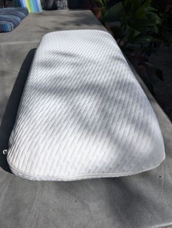 Tuft & Needle King Cooling Memory Foam Pillow