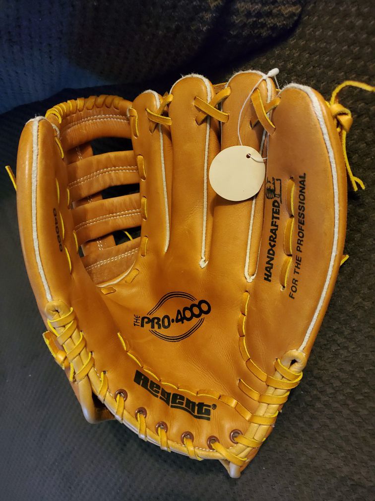 Regent 12" Deerskin Baseball Glove/Softball Glove