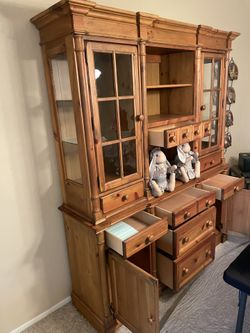Beautiful China Cabinet Hutch 