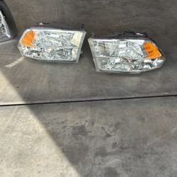 2014 Ram 2500 Headlights