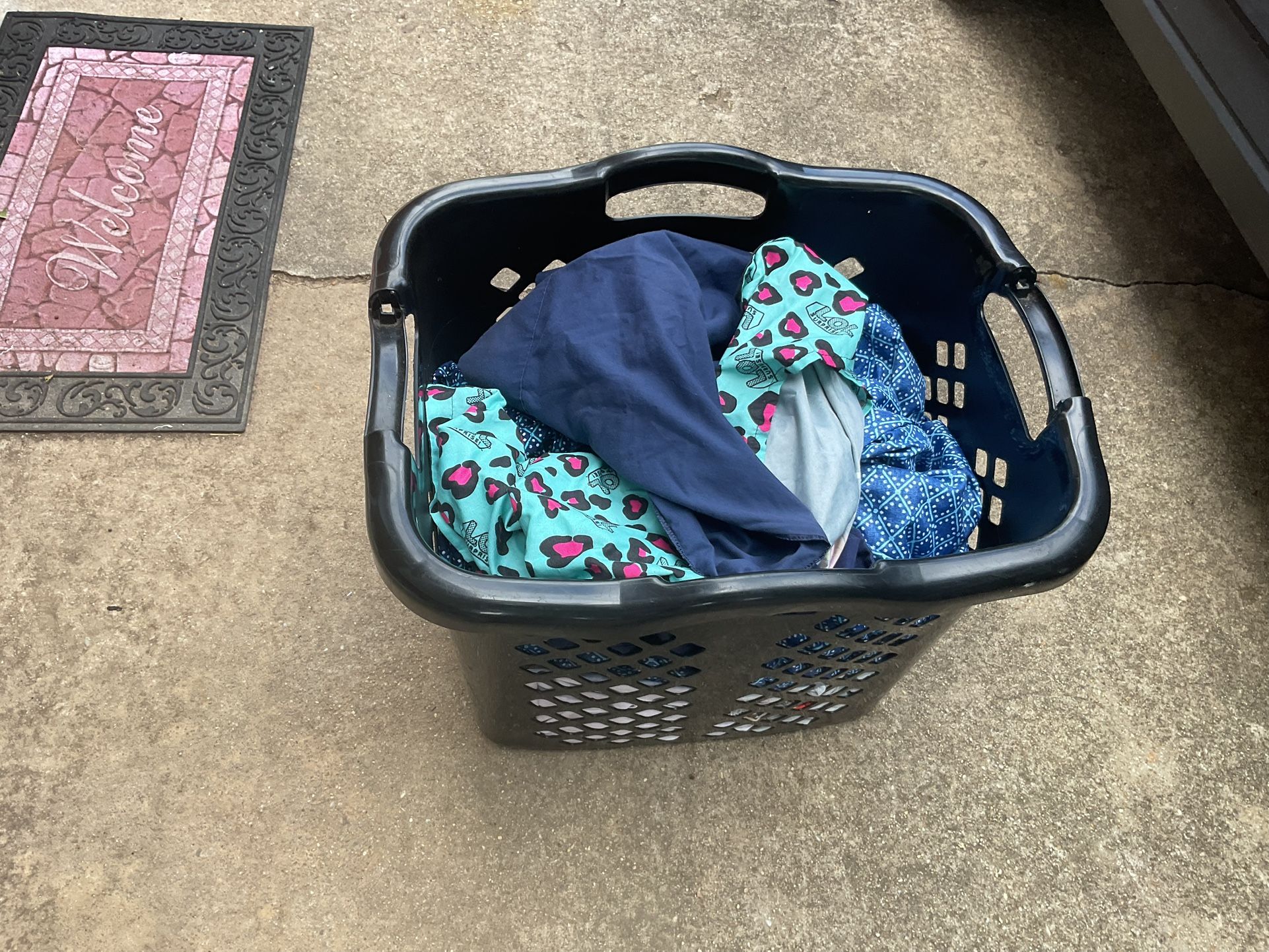 A Few Covers For Bed, And 3 Pillows Cases With The Black Laundry Hamper, Get Ready For School ( NO SHIPPING)