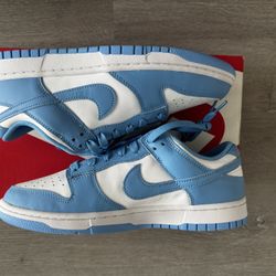 Nike Dunks - UNC SZ 9