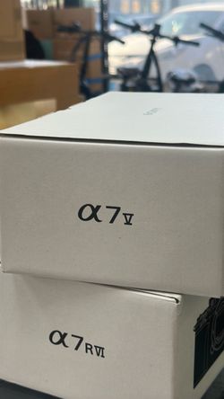 Sony a7 V Mirrorless Camera with 28-70mm II Lens