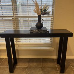 Entrance Table 