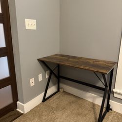 Modern 40” Desk – Mahogany Finish
