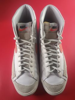 Nike Mid' 77 Women's White High Top Sneakers Size 9