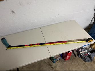 Intermediate CCM JetSpeed Right Handed Hockey Stick P29 65 Flex (Used)