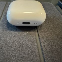 Apple Airpods 4 with Active Noice Cancellation