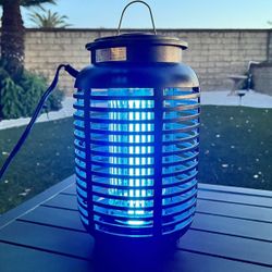 New In Box Indoor Outdoor Plug-in Bug Zapper Electric Mosquito Killer Bug Fly Pest Control Trap