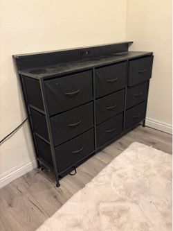 Dresser black