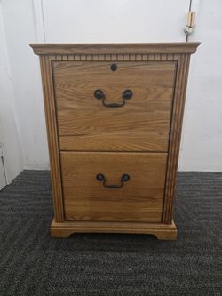 Solid Oak 2-Drawer Cabinet / Nightstand – Sturdy & Classic $40 OBO