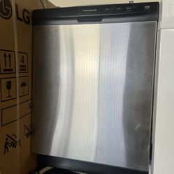 Frigidaire Stainless Steel Dishwasher With Plastic Tub