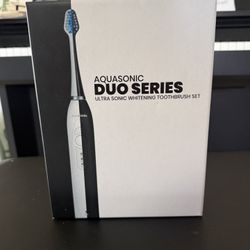 Aquasonic Duo - Dual Handle Ultra Whitening 40,000 VPM Wireless Charging Electric ToothBrushes