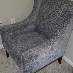 2 LARGE ACCENT CHAIR