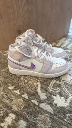 Kids' Jordan 1 Mid SE Basketball Sneaker