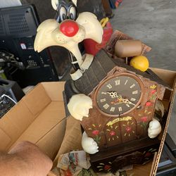 Sylvester And TWEETY BIRD Clock 