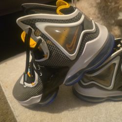 LeBron 19