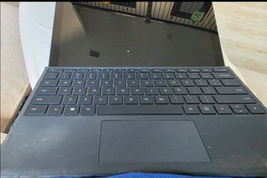 Microsoft Surface Pro 4 With Keyboard and Charger