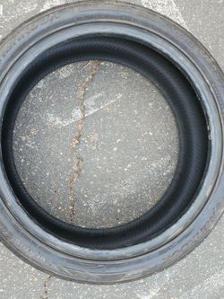 Hankook 245/40ZR20 Tire