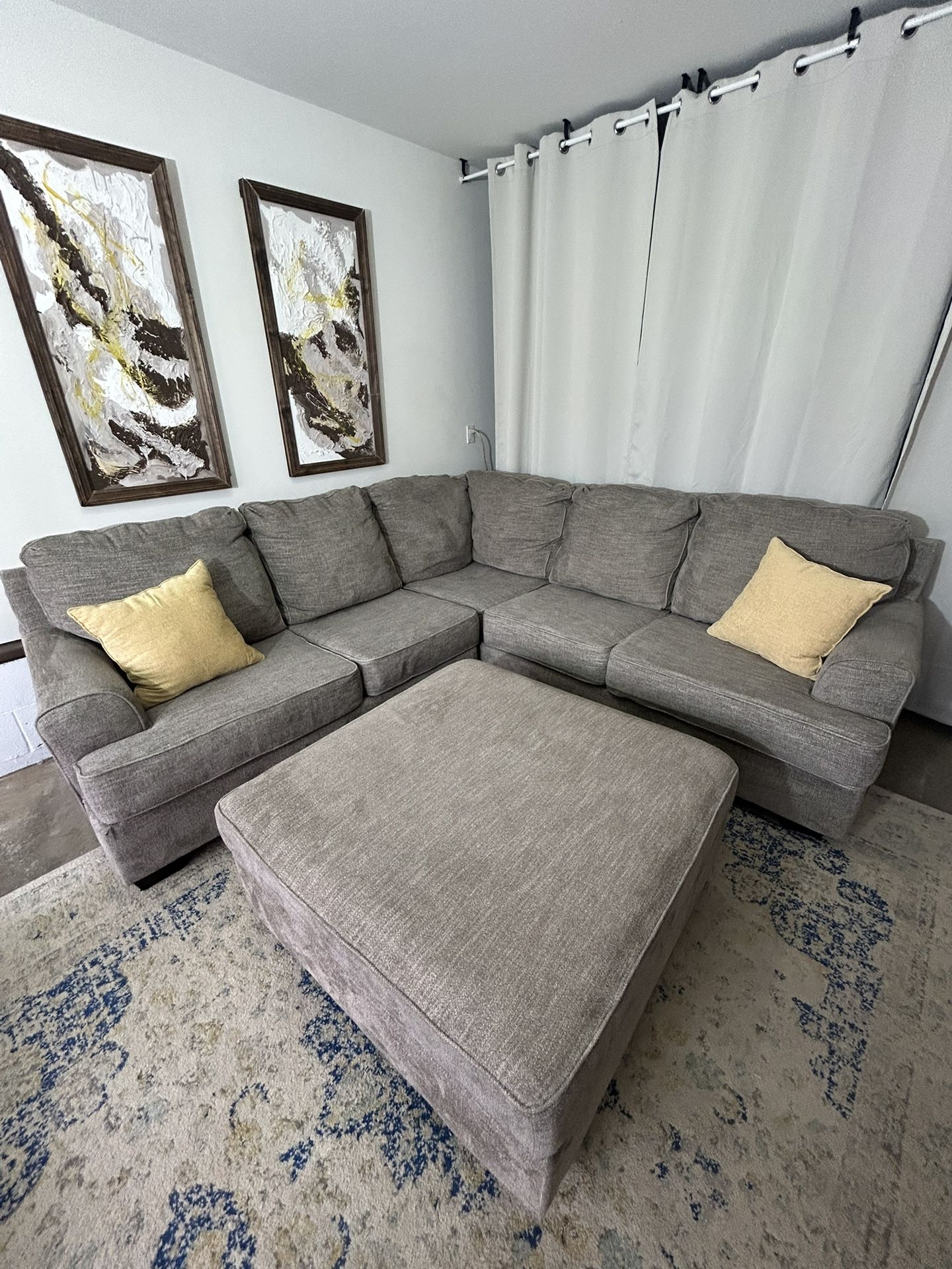 Sectional W Ottoman, Ashley F. Couch 🛻Delivery Available 🛻