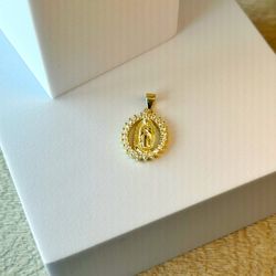 18k gold plated zircon Our lady of Guadalupe medal pendant