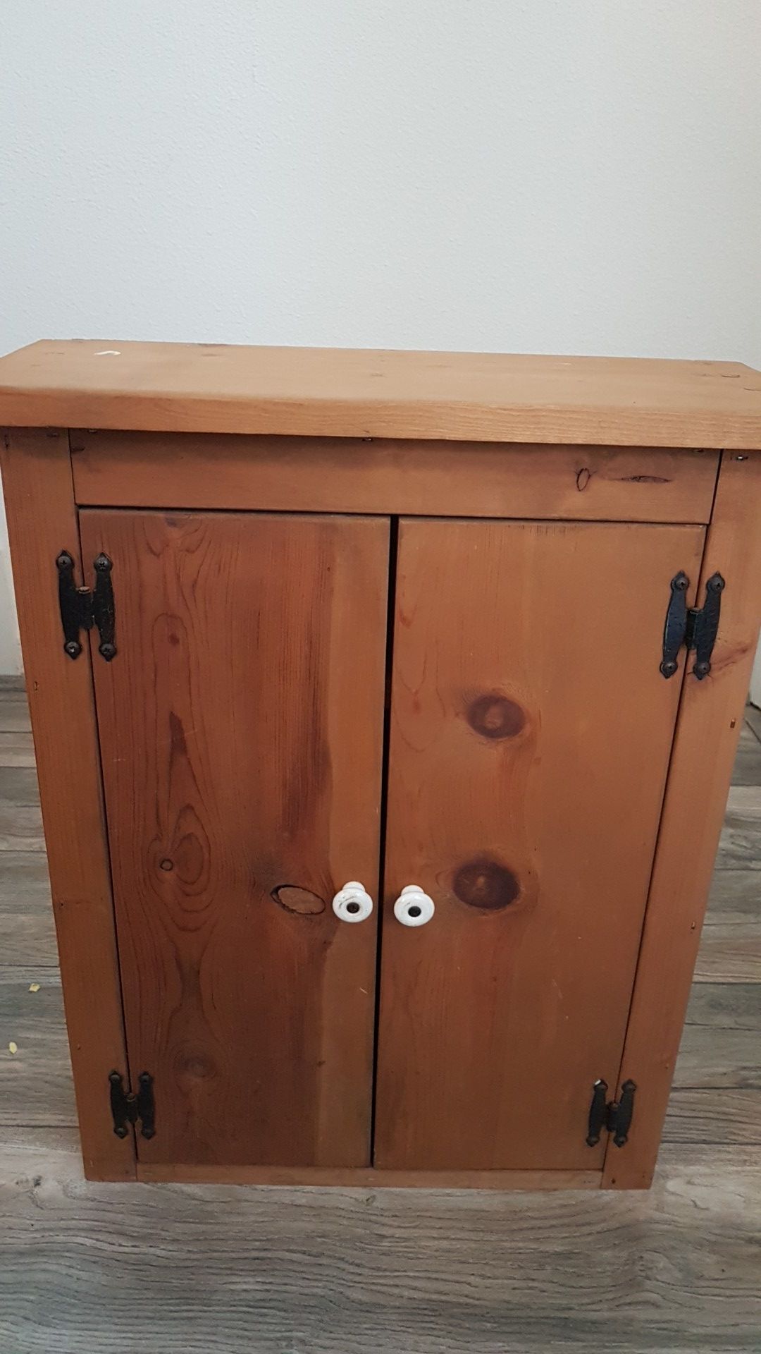 Bathroom storage cabinet