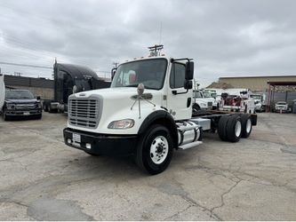 2020 FREIGHTLINER M2 112 LOW MILES