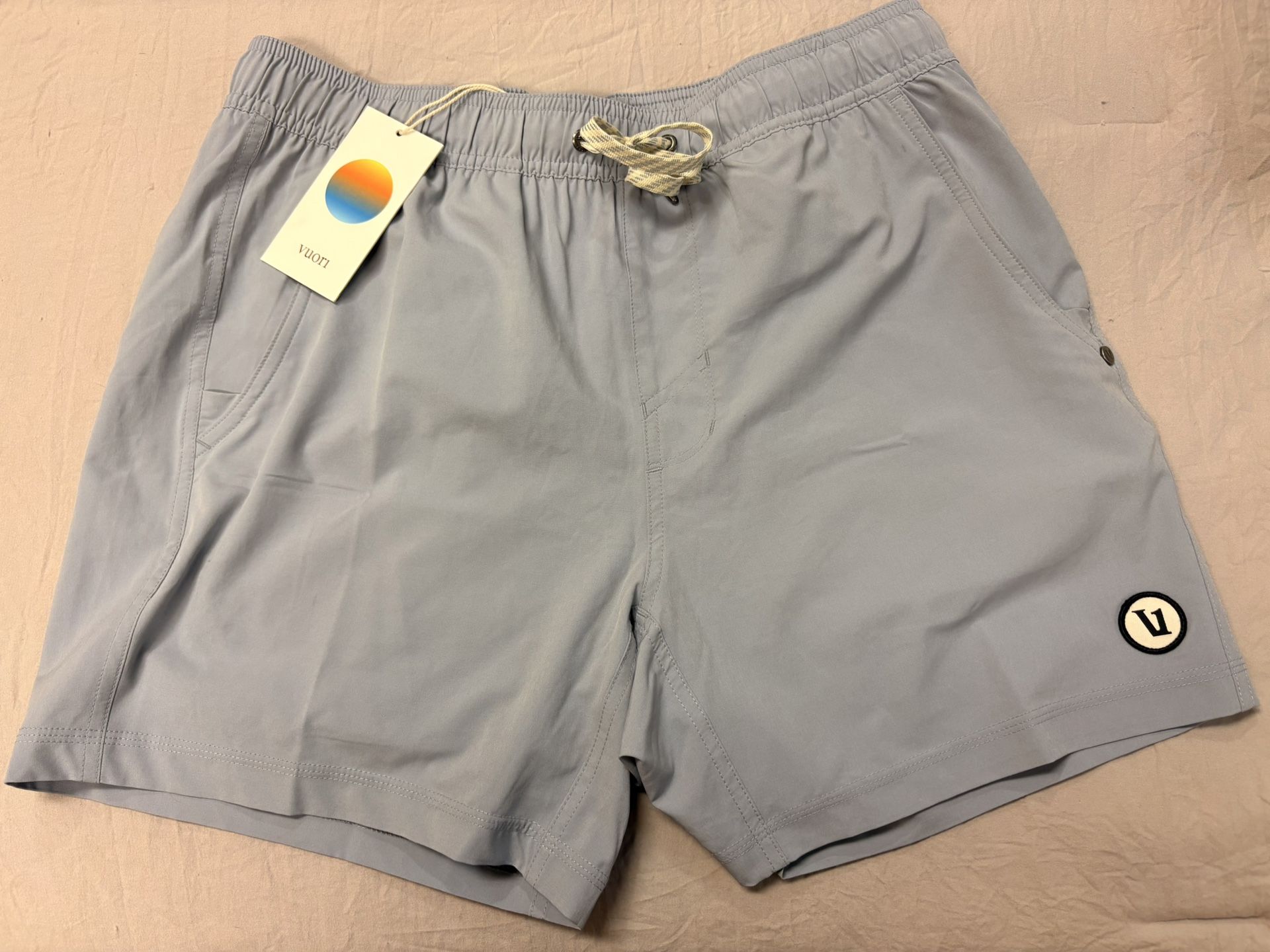 Vuori Shorts M 5 Inch NEVER WORN W TAGS
