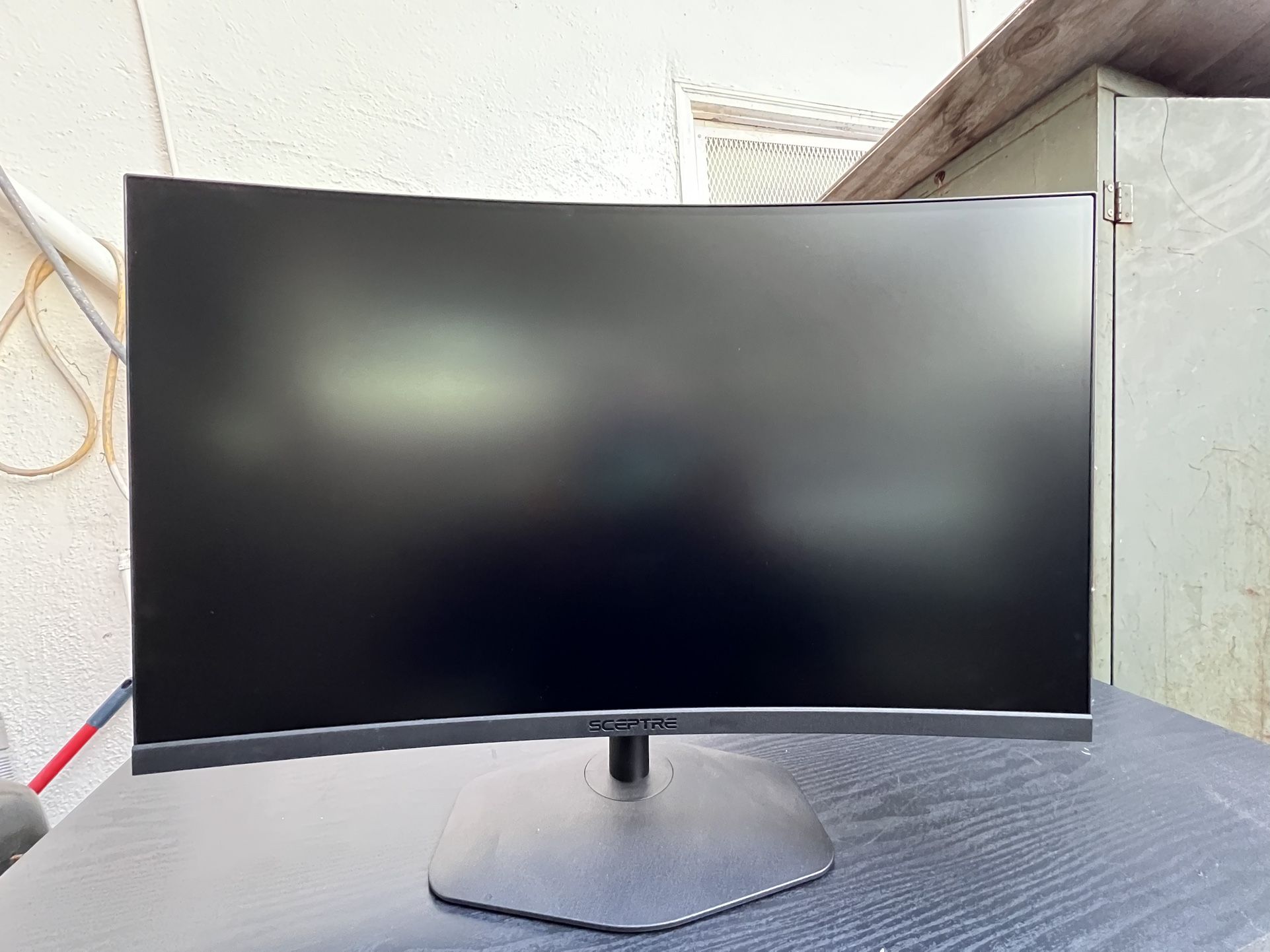 Curved sceptre gaming monitor