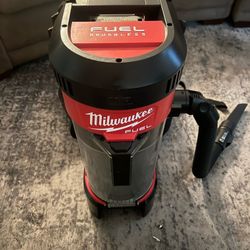 Milwaukee M18 3 in 1 Backpack Vacuum