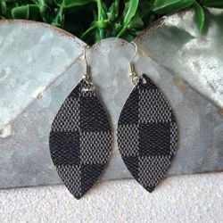 Earrings Faux leather Dangle 