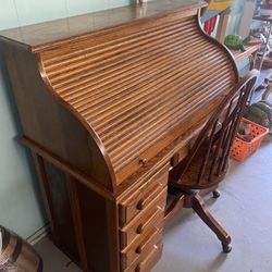 Rare S-CURVE ROLLTOP DESK Antique Tiger Oak with Tiger Oak Swivel Chair.