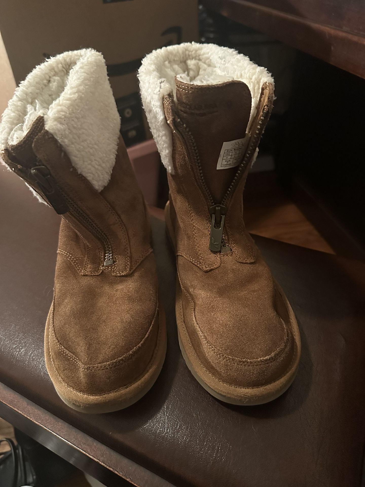 Winter Boots Size 8 Kookaburra