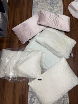 Bed pillows lot sleep throw