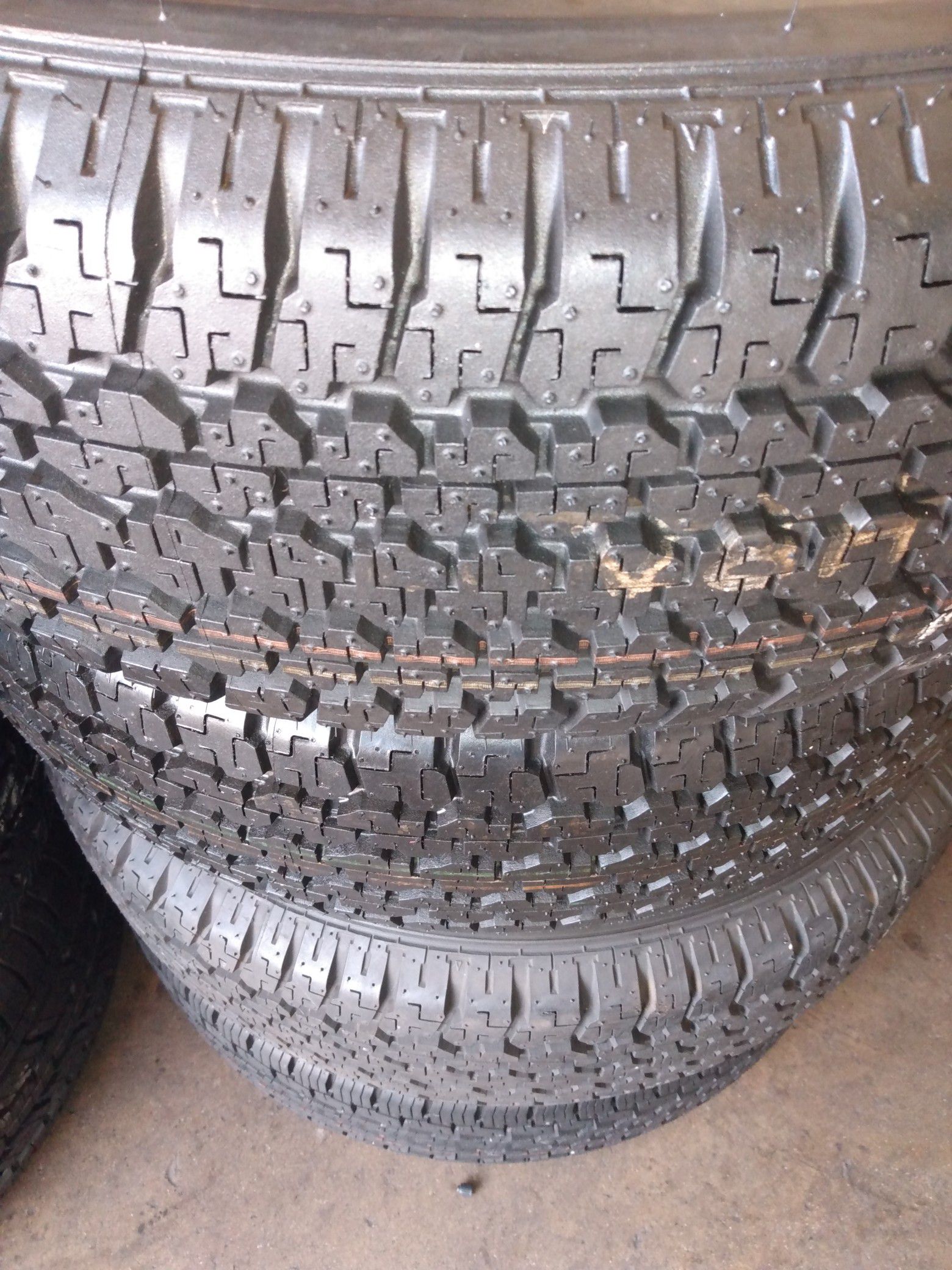 Set of 4 tires - 245/70/16-Bridgestone 95% of life