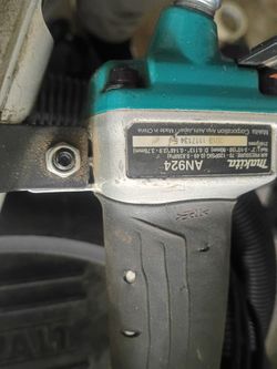 Makita 21 ga 3.5 inch Nailer