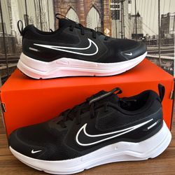 Nike Cosmic Runner Size 7
