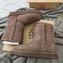 Woman Size 6.0 Uggs New