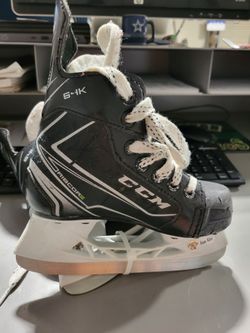 Used CCM RIBCOR RIB XT Youth 2.0 Ice Hockey Skates SIZE 13Y