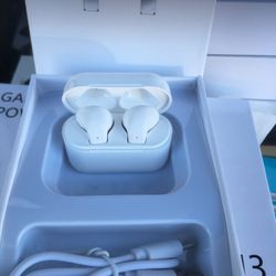 Bluetooth Headphones/earbuds/headset/compatible With any Phone/huge Variety/new In Box!!