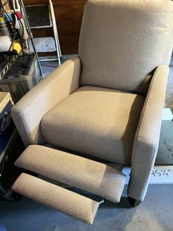Pair of recliners neutral color