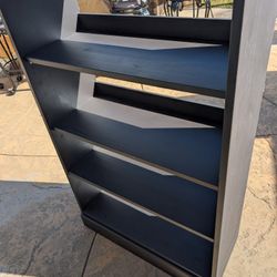 Bookcase With Two Beautiful Owl Bookends As