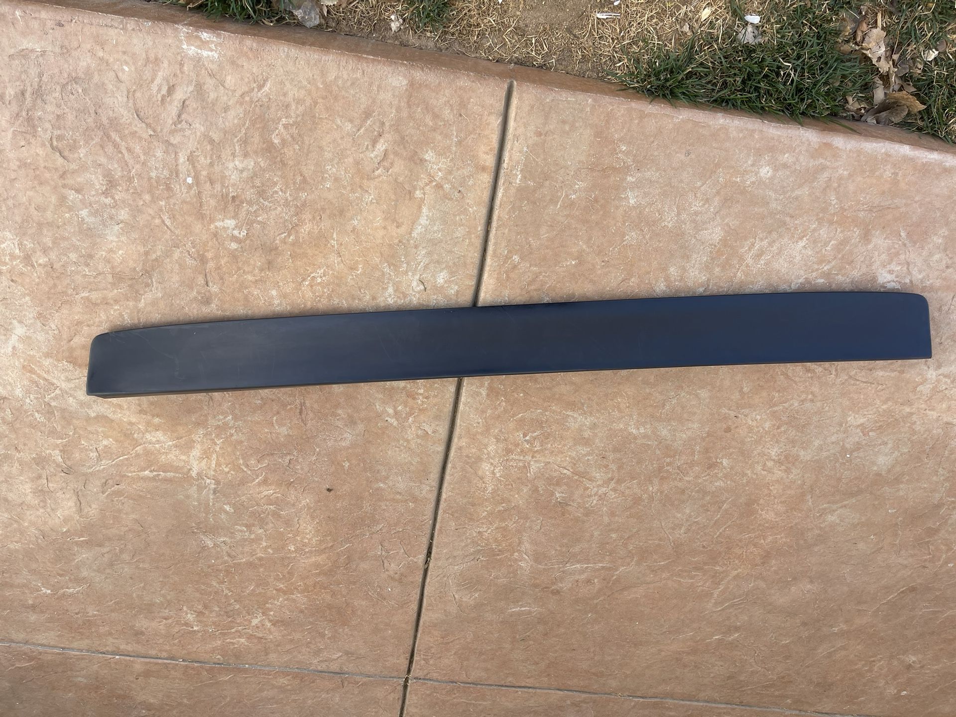 Street Scene Rear Tailgate Spoiler; Unpainted