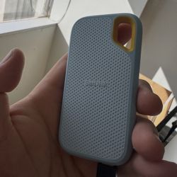 2TB SanDisk extreme Portable SSD Drive 