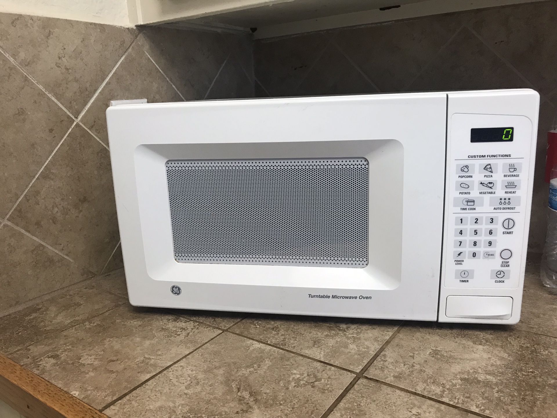 Microwave good size, used, in good condition